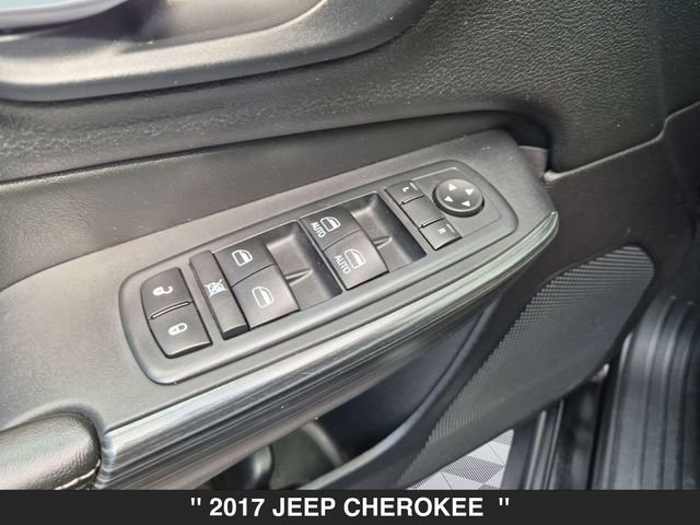 Used 2017 Jeep Cherokee Limited AWD/4WD image 11