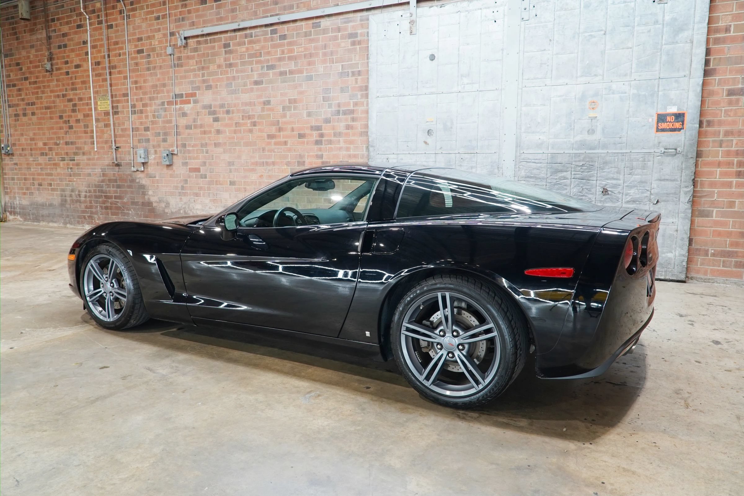 Used 2009 Chevrolet Corvette Coupe w/ Preferred Equipment Group RWD image 11
