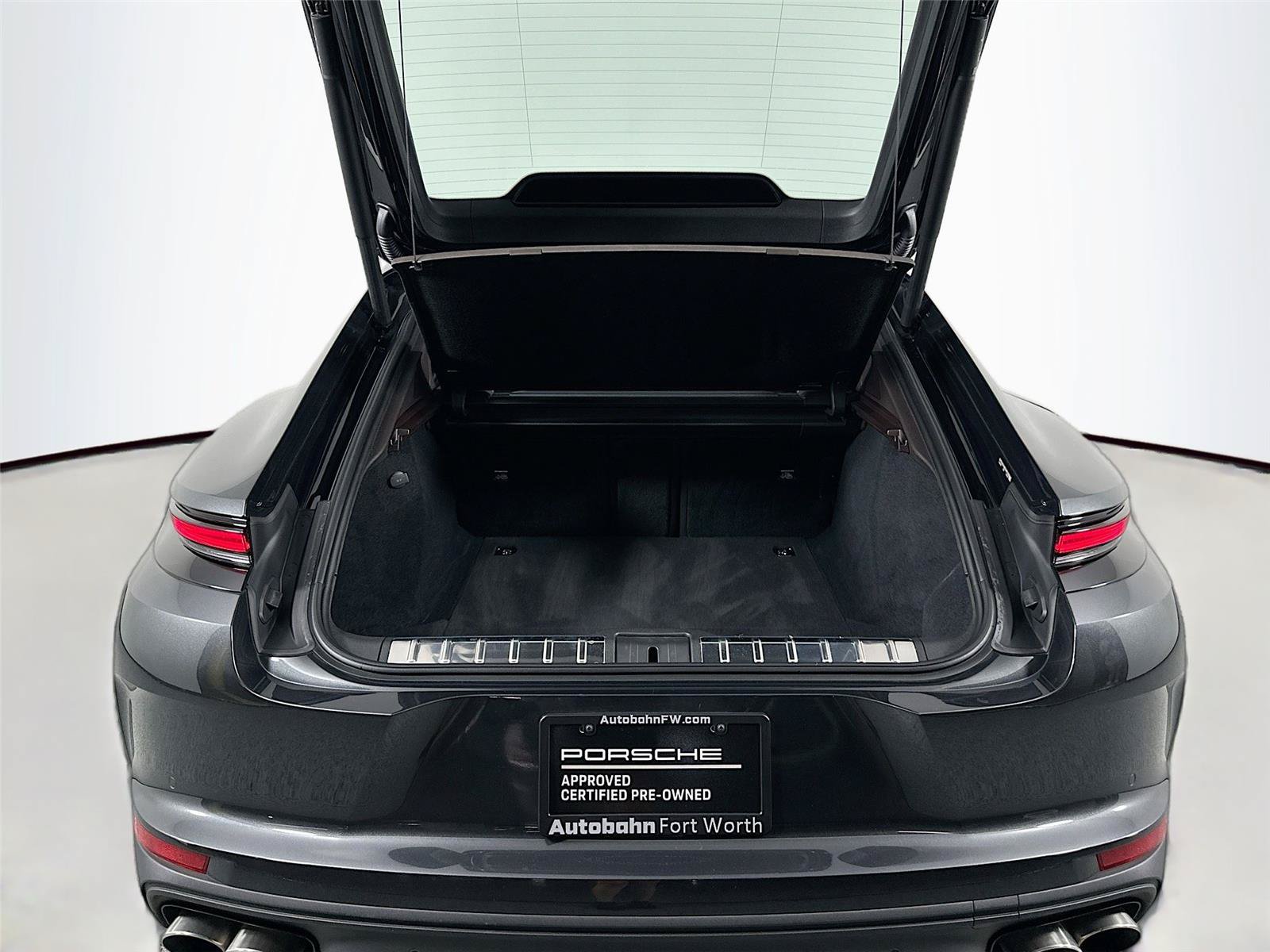 Certified 2025 Porsche Panamera 4 AWD/4WD image 38