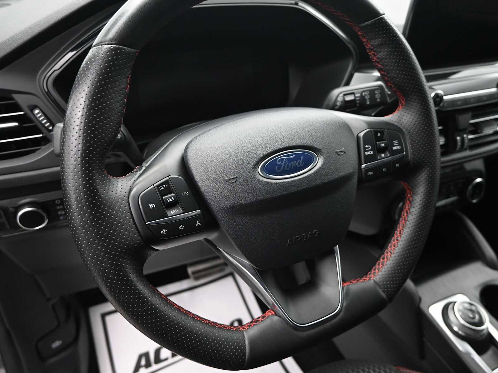 Used 2024 Ford Escape ST-Line AWD/4WD image 14