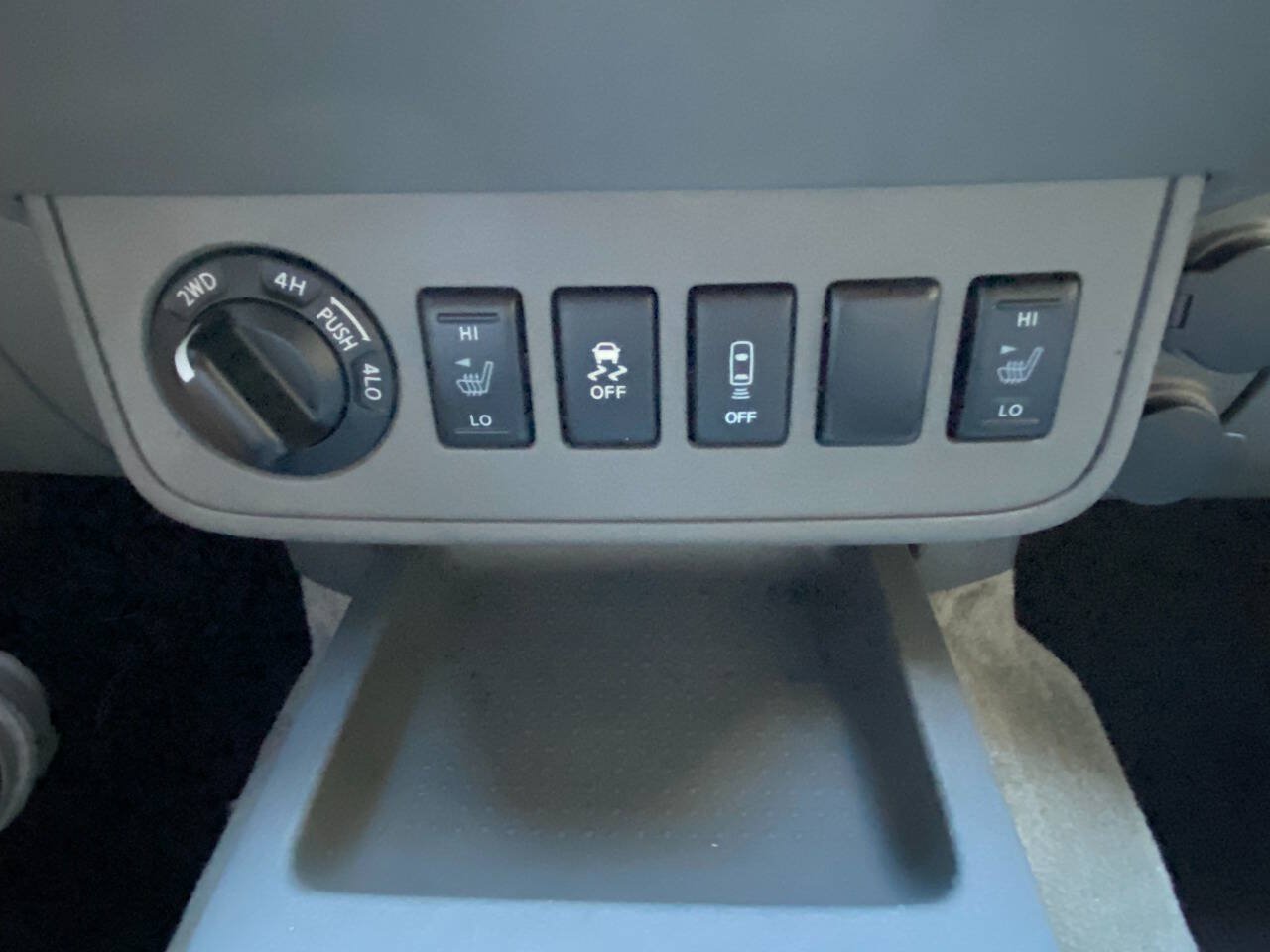 Used 2015 Nissan Frontier SV w/ SV Value Truck Package AWD/4WD image 29