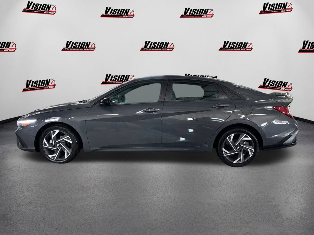 Certified 2025 Hyundai Elantra Sport image 8