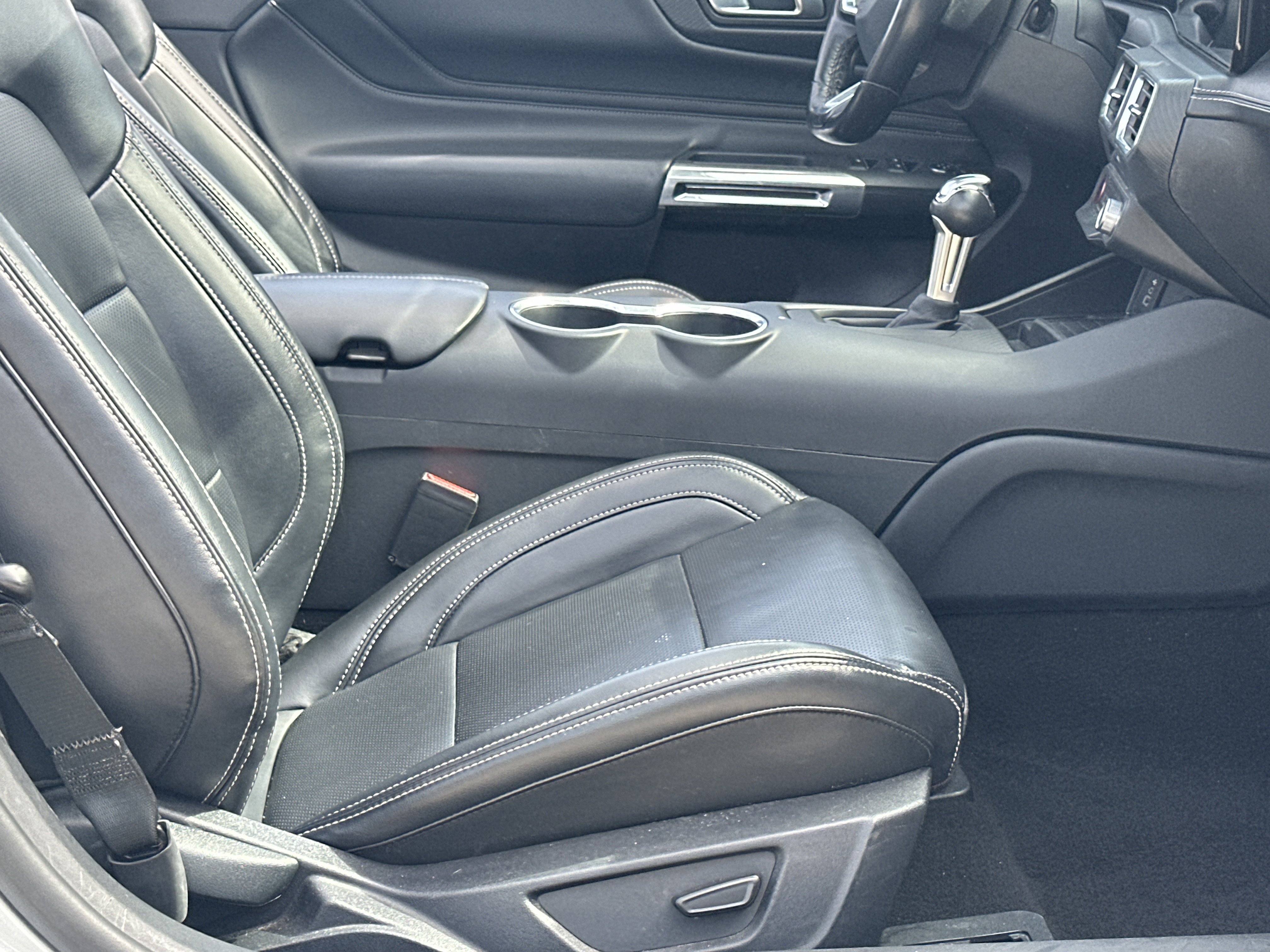 Used 2024 Ford Mustang Premium image 13