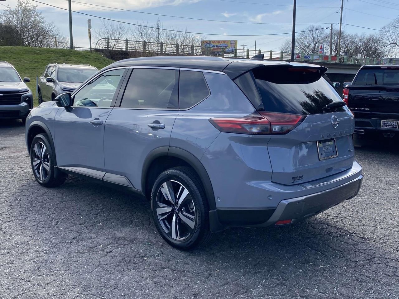 Used 2024 Nissan Rogue SL image 4