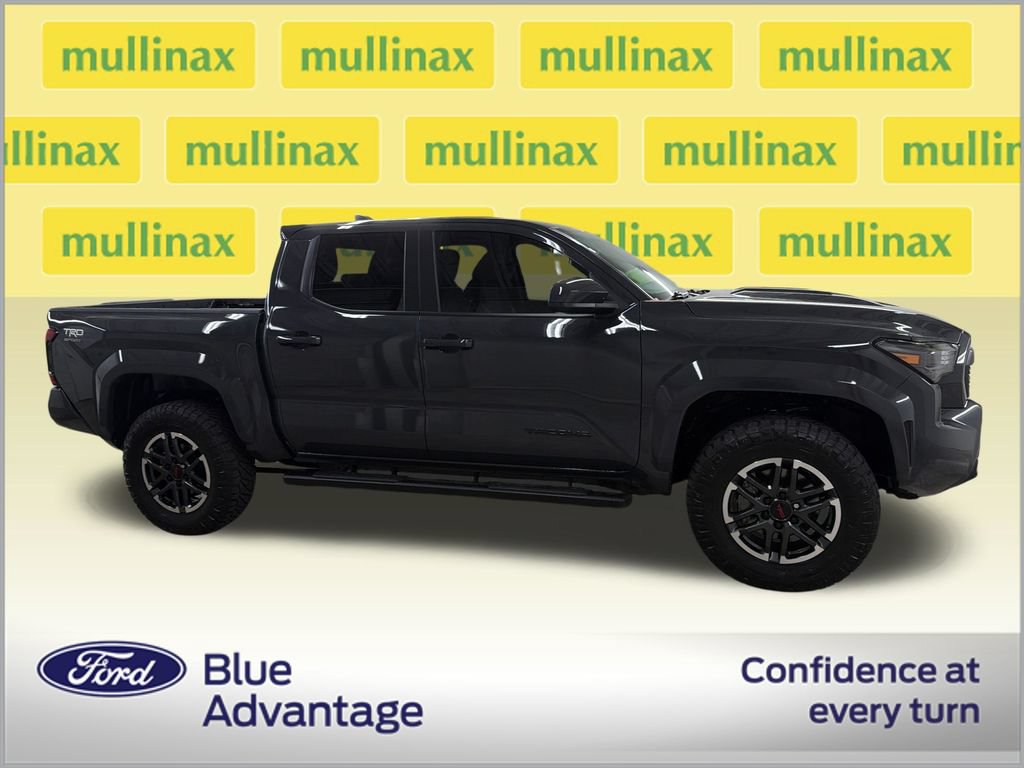 Used 2026 Toyota Tacoma TRD Sport AWD/4WD image 2