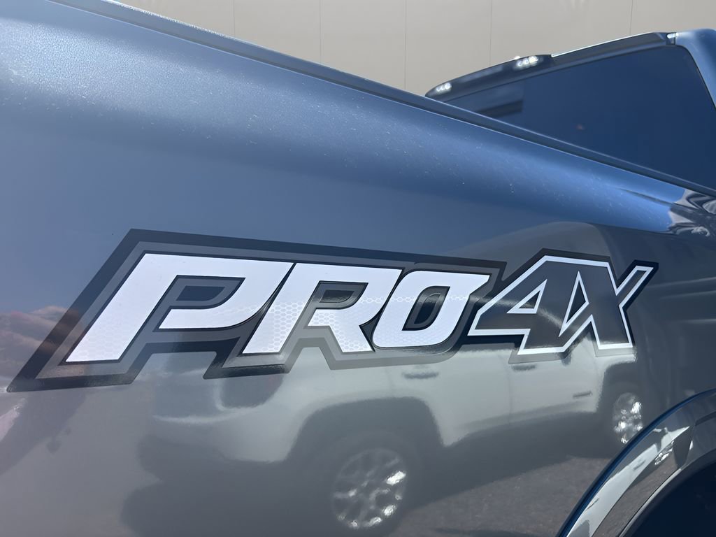 Used 2019 Nissan Titan PRO-4X w/ Pro-4x Convenience Package AWD/4WD image 10