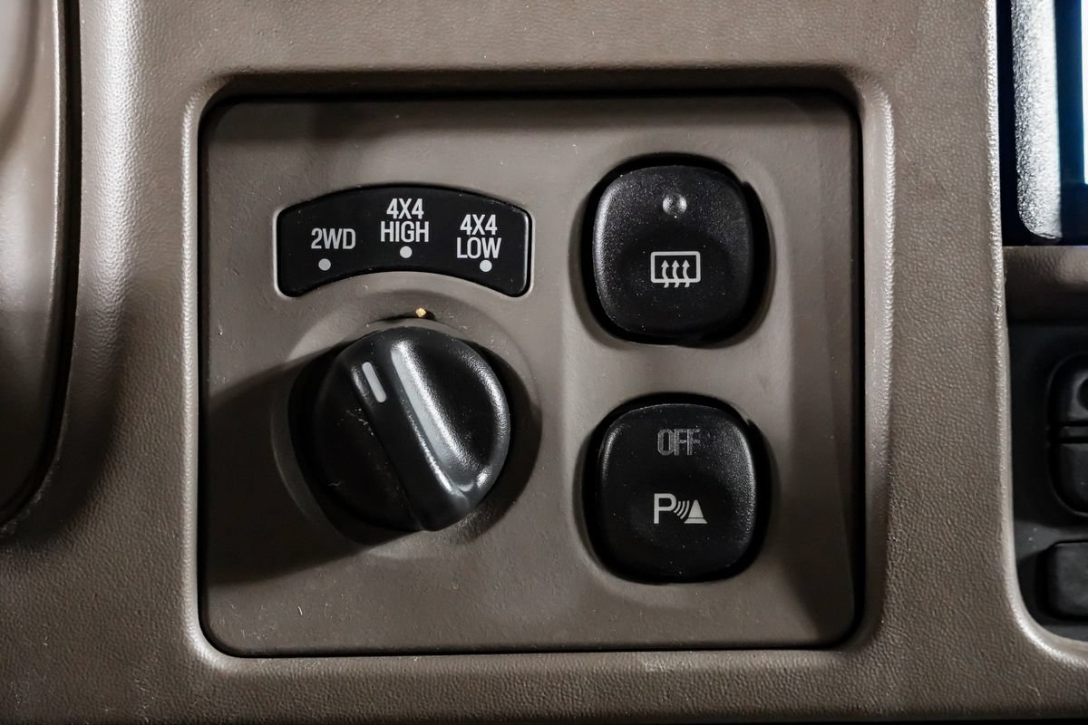 Used 2004 Ford Excursion Limited AWD/4WD image 23