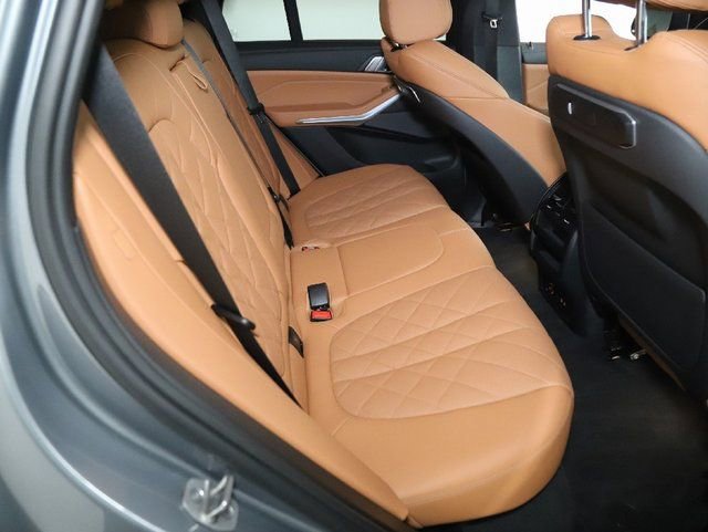 Certified 2024 BMW X5 xDrive40i w/ Premium Package image 32