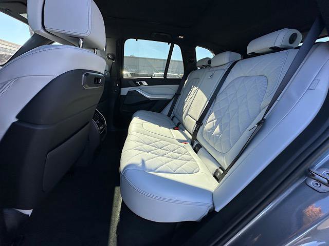 New 2026 BMW X5 xDrive40i w/ M Sport Package image 5