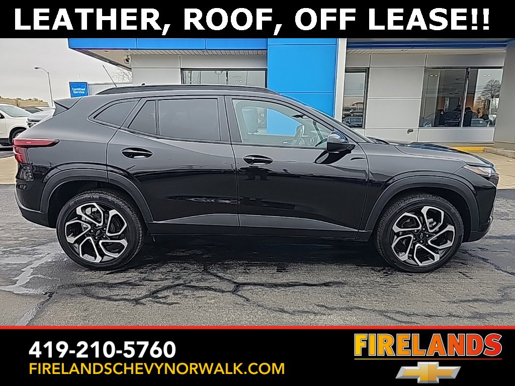 Certified 2025 Chevrolet Trax RS w/ Sunroof Package image 5