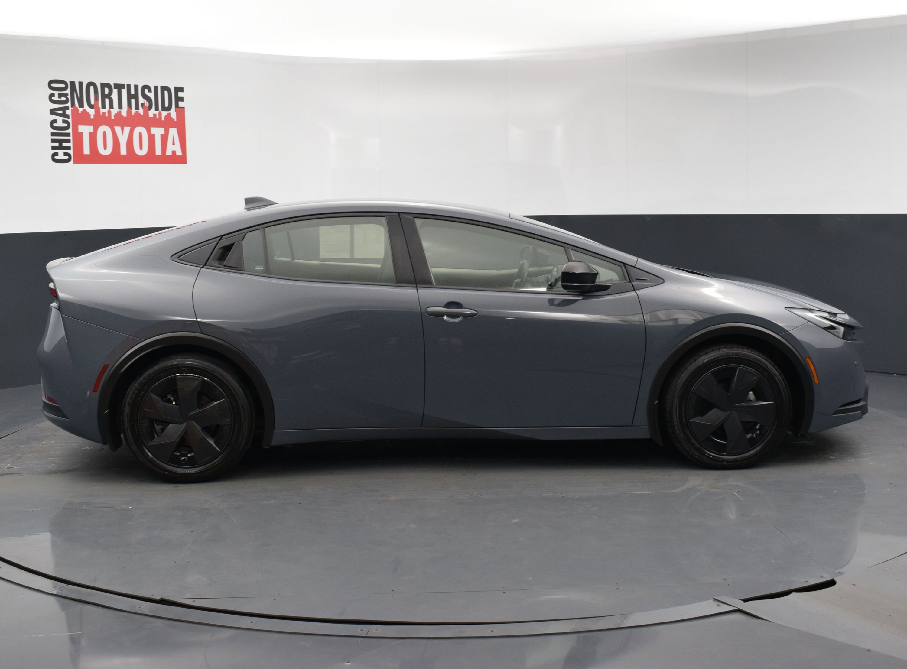 Used 2025 Toyota Prius LE image 5