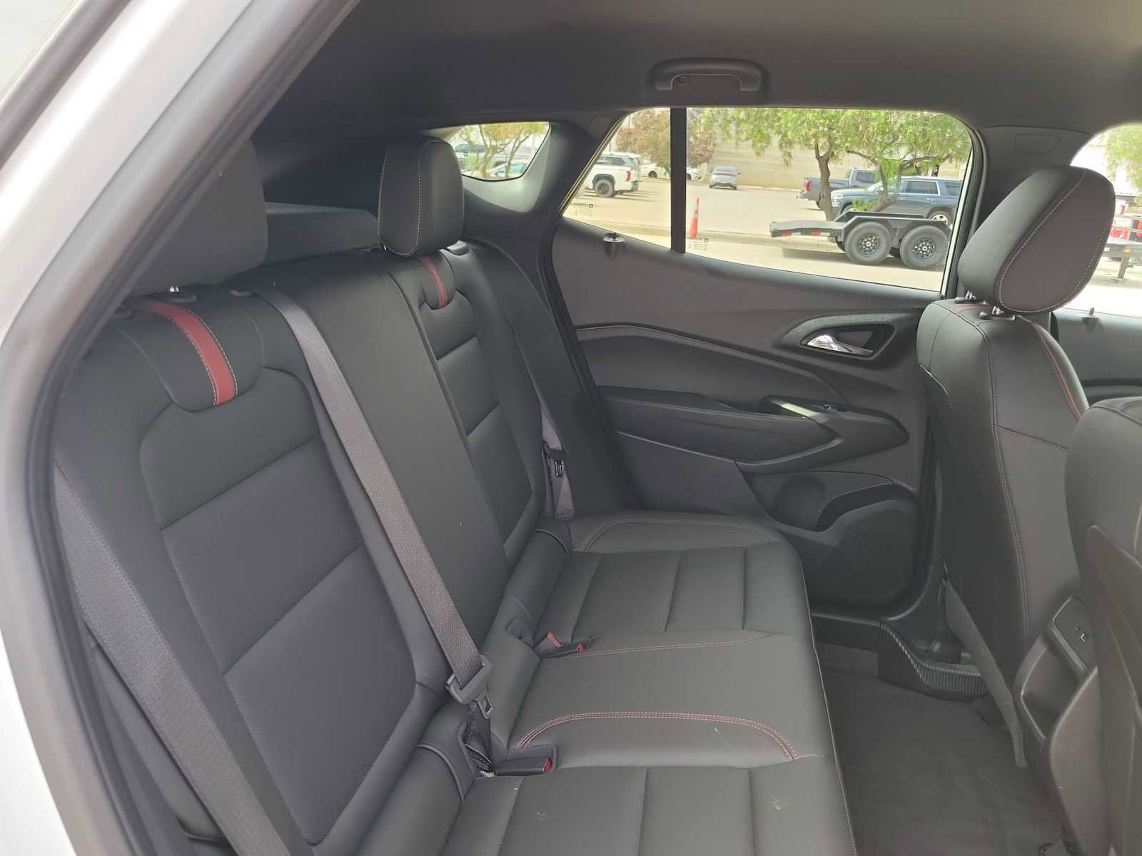 Used 2025 Chevrolet Trax RS w/ Driver Confidence Package FWD image 17