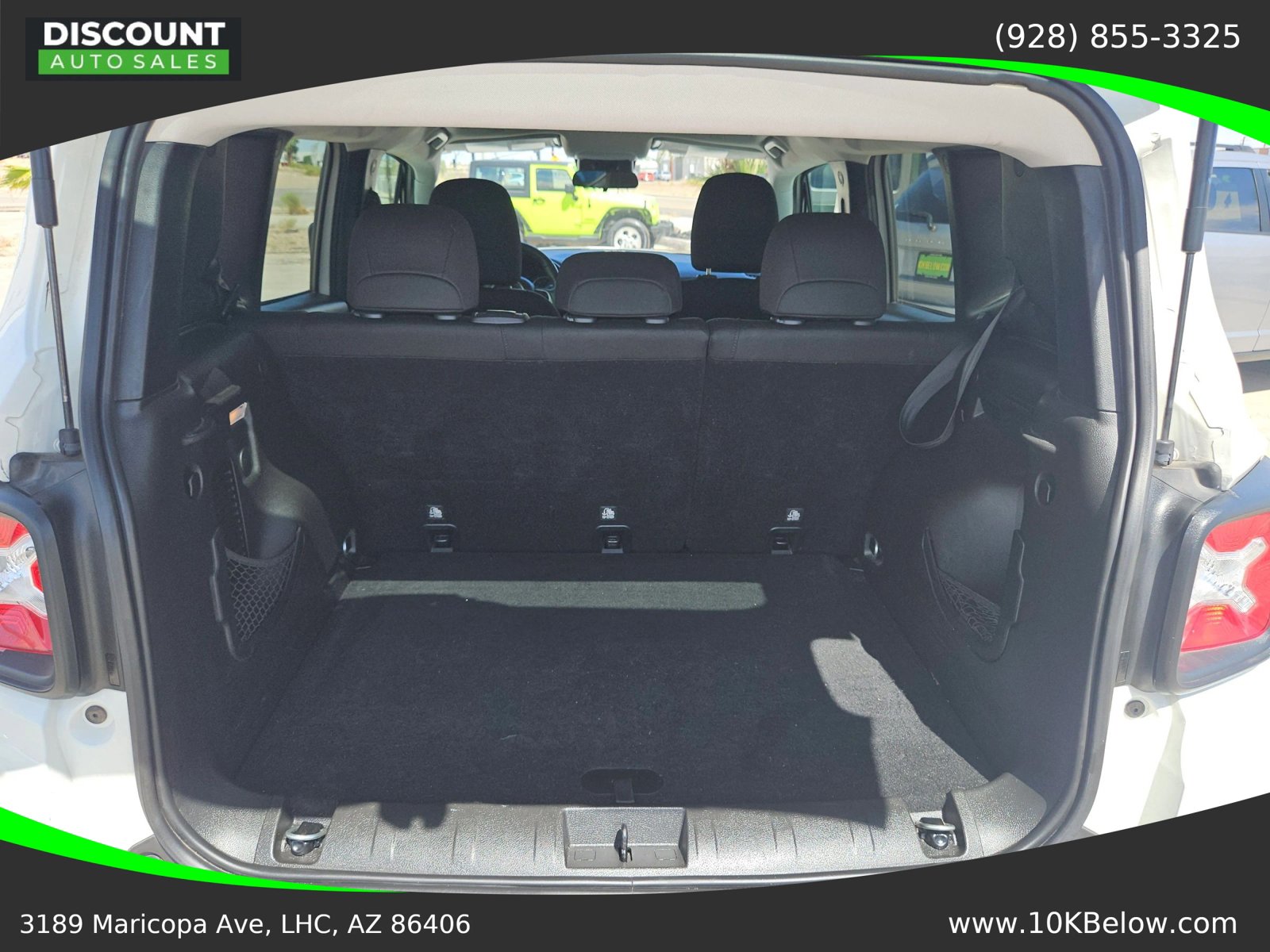 Used 2018 Jeep Renegade Latitude AWD/4WD image 11