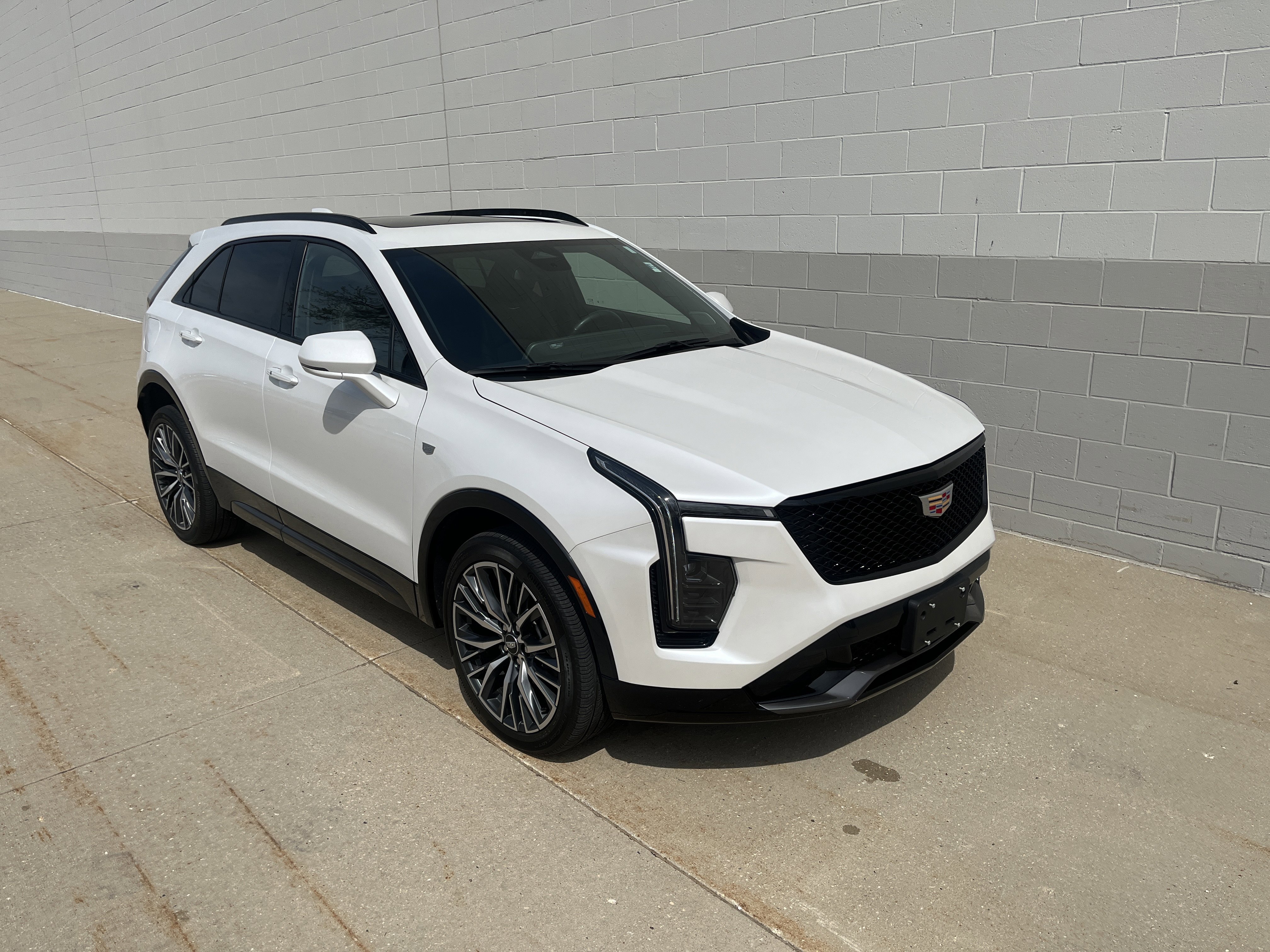Used 2024 Cadillac XT4 Sport w/ Cold Weather Package AWD/4WD image 7