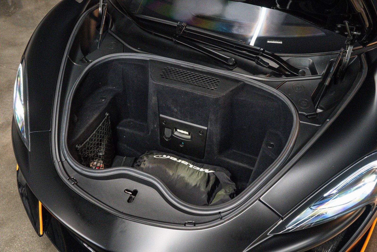 Used 2020 McLaren 600LT Spider RWD image 21