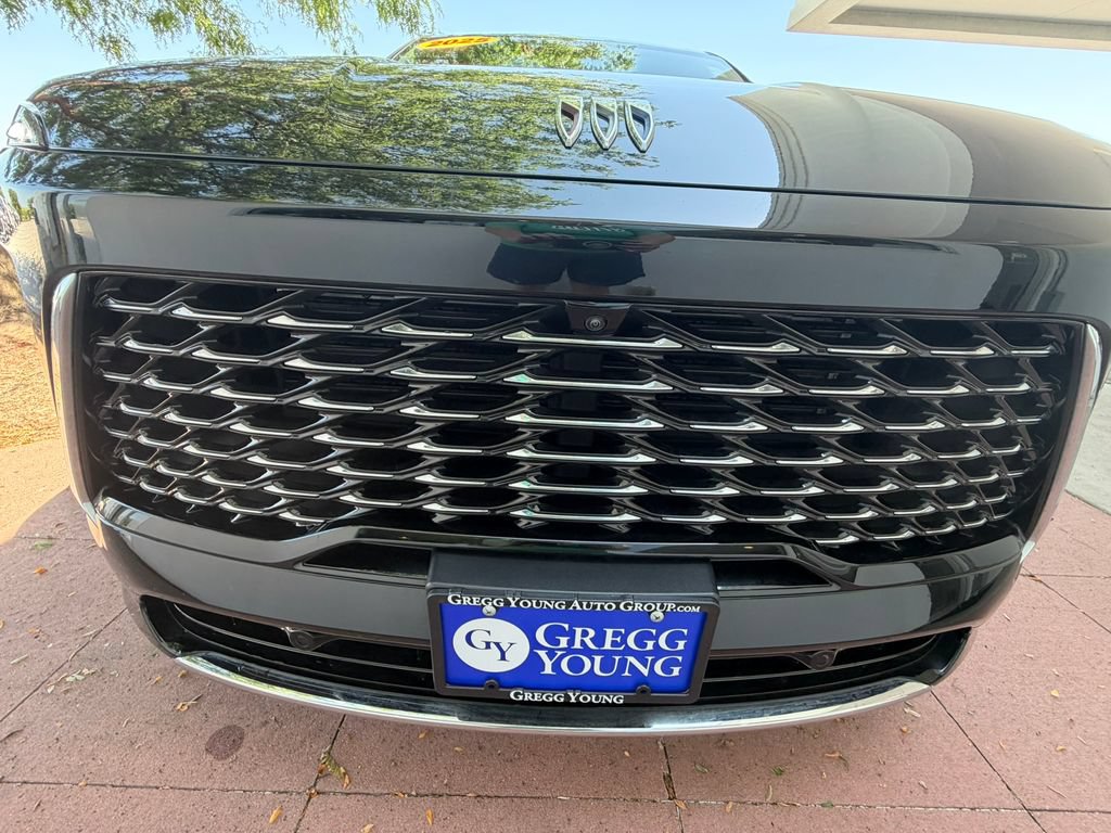 Used 2025 Buick Enclave Avenir w/ Super Cruise Package AWD/4WD image 30