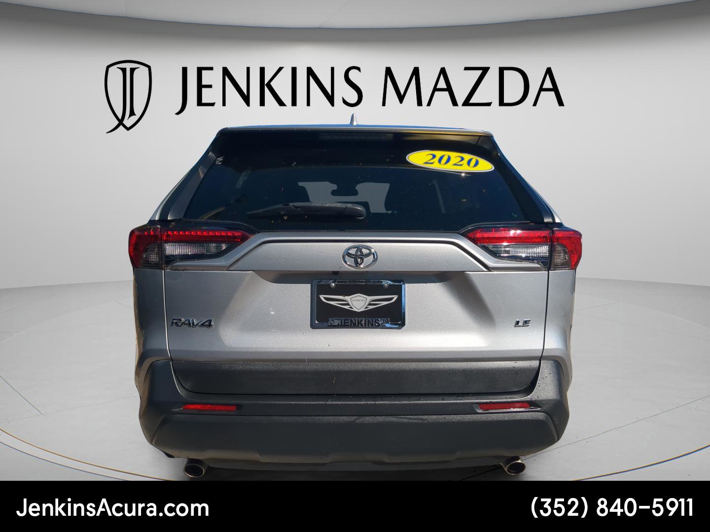 Used 2020 Toyota RAV4 LE image 4