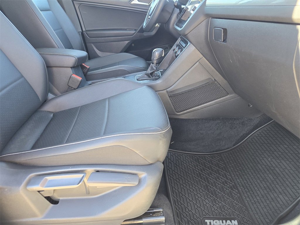 Used 2021 Volkswagen Tiguan SEL w/ 3-Row Tiguan MDO Package image 15