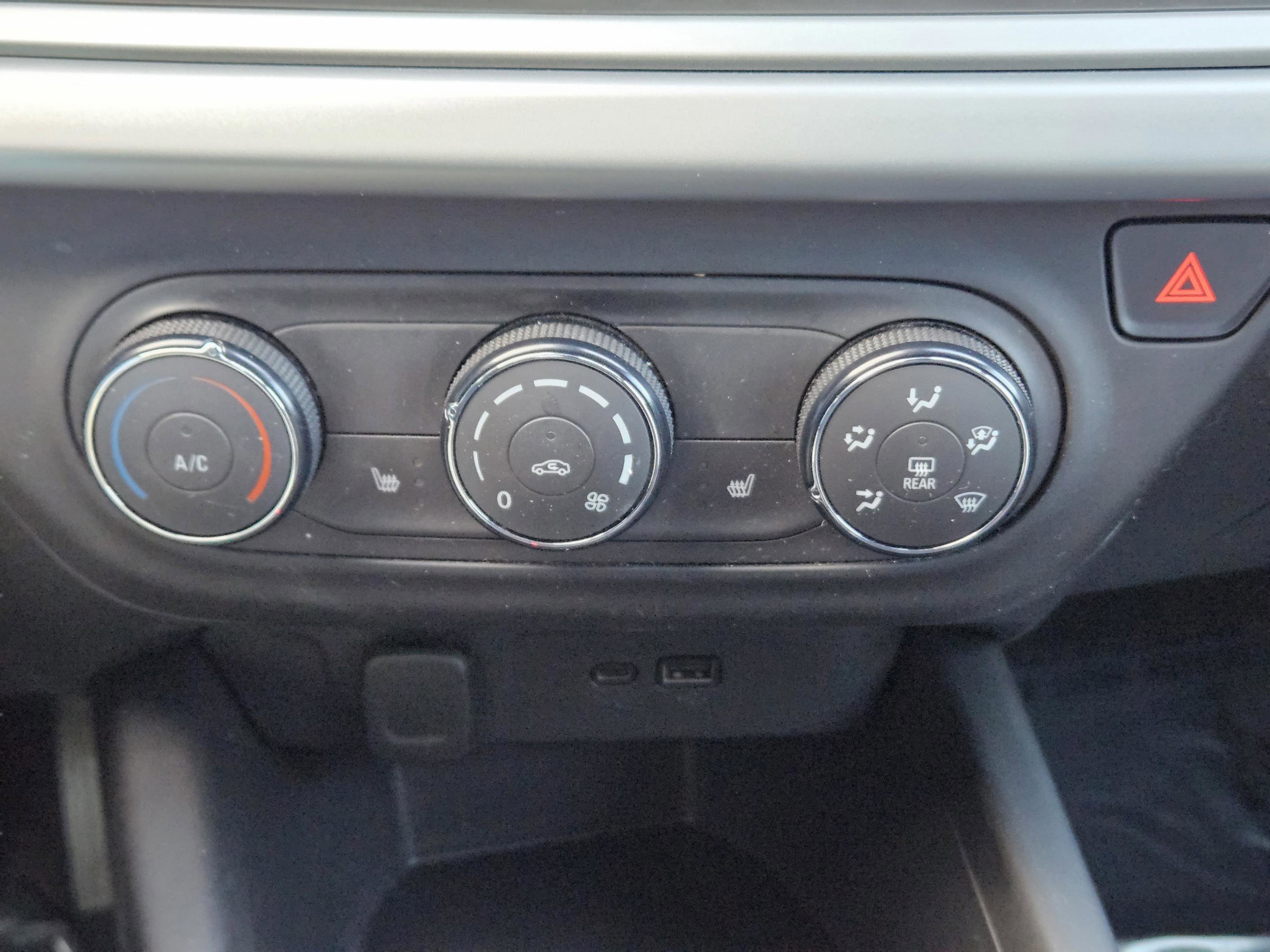 Used 2024 Chevrolet Trax RS w/ Driver Confidence Package FWD image 18