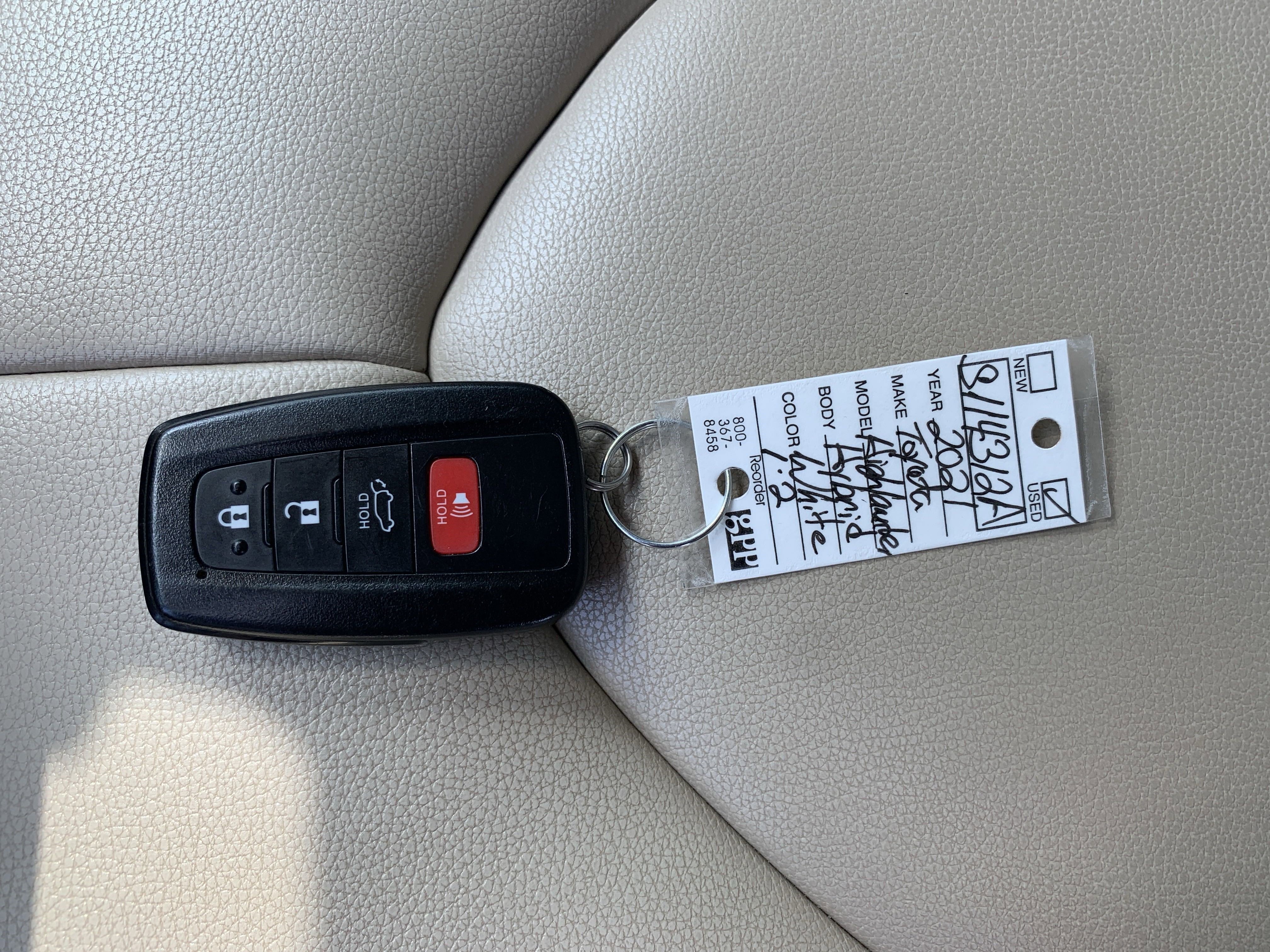 Used 2021 Toyota Highlander XLE image 37