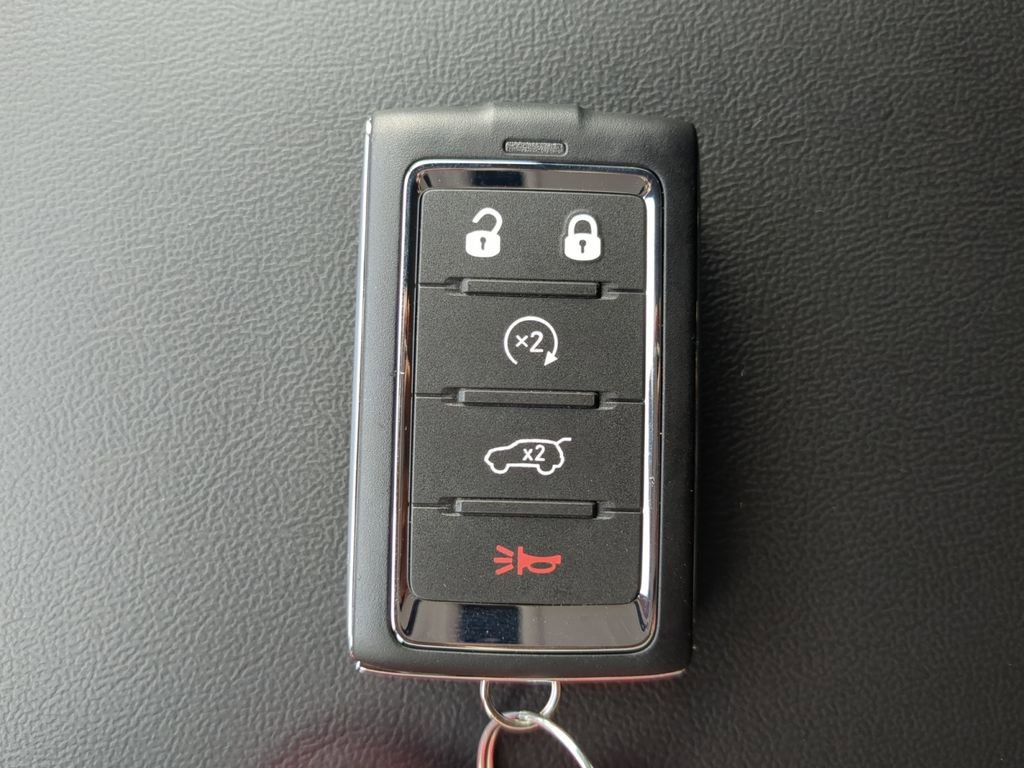 New 2025 Jeep Grand Cherokee Altitude image 26