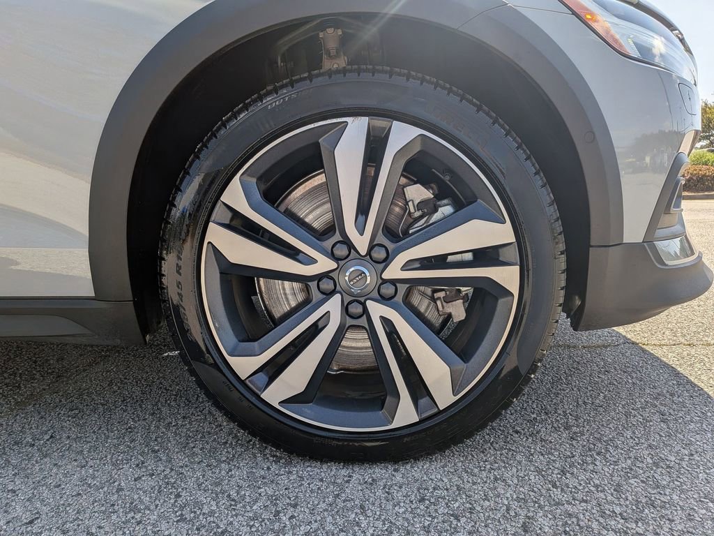 Used 2025 Volvo V60 B5 Cross Country Plus AWD/4WD image 11