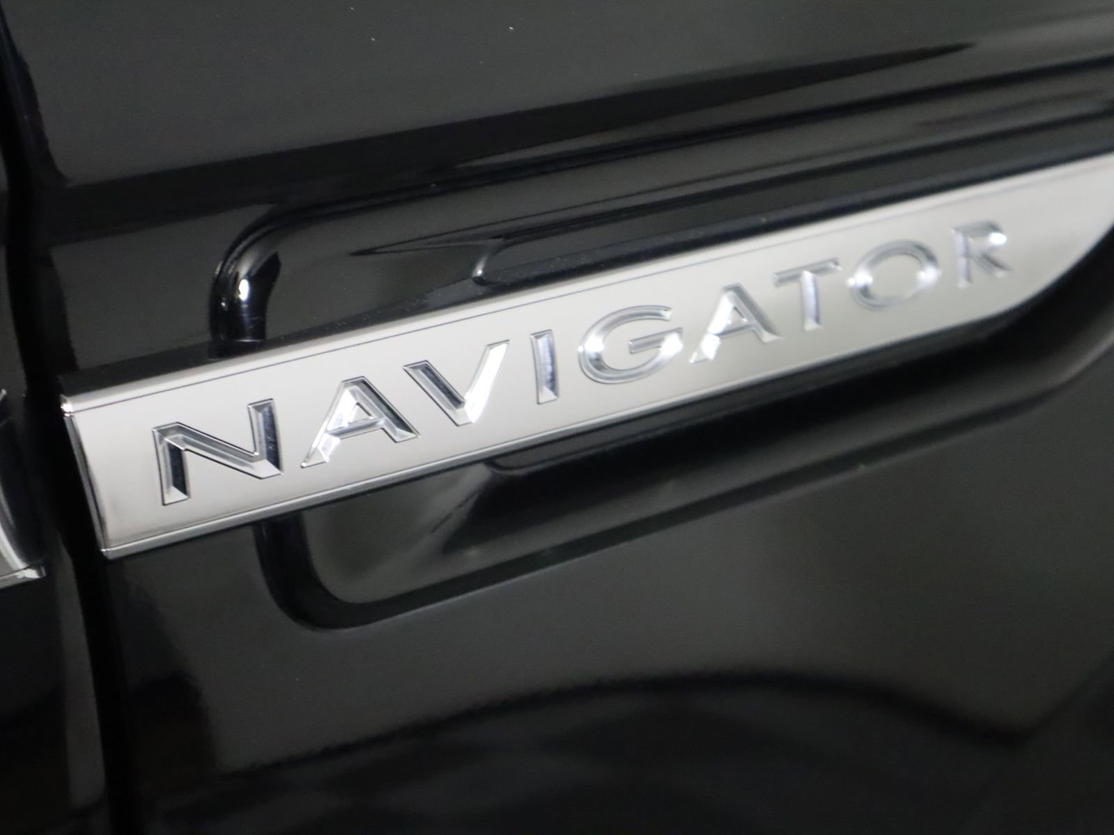 Used 2018 Lincoln Navigator Reserve w/ Technology Package AWD/4WD image 5