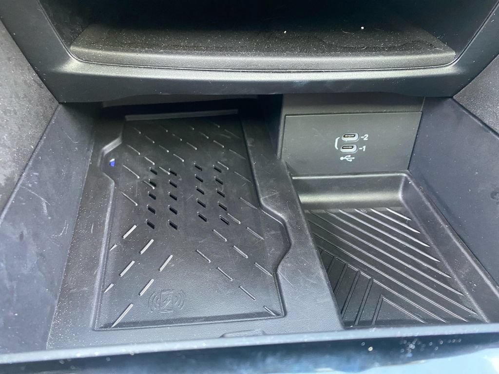 Used 2026 Chrysler Pacifica Limited FWD image 21