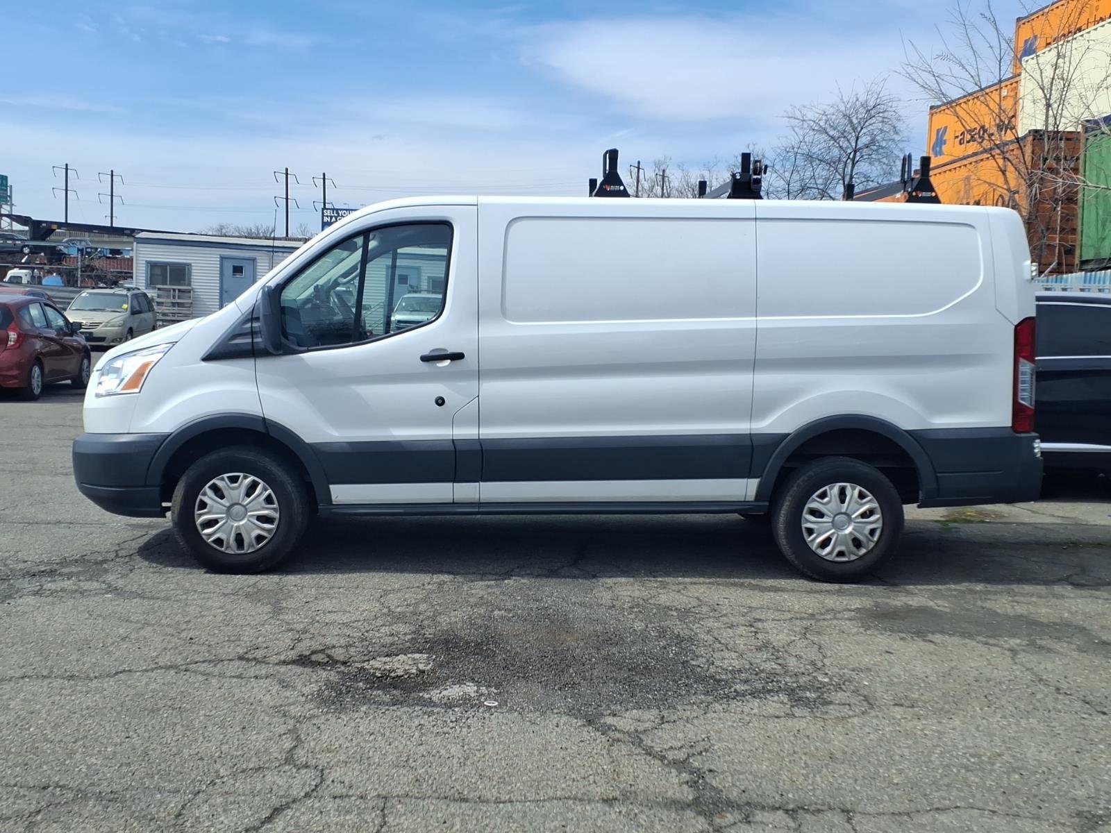 Used 2018 Ford Transit 250 130 Low Roof w/ Exterior Upgrade Package image 4