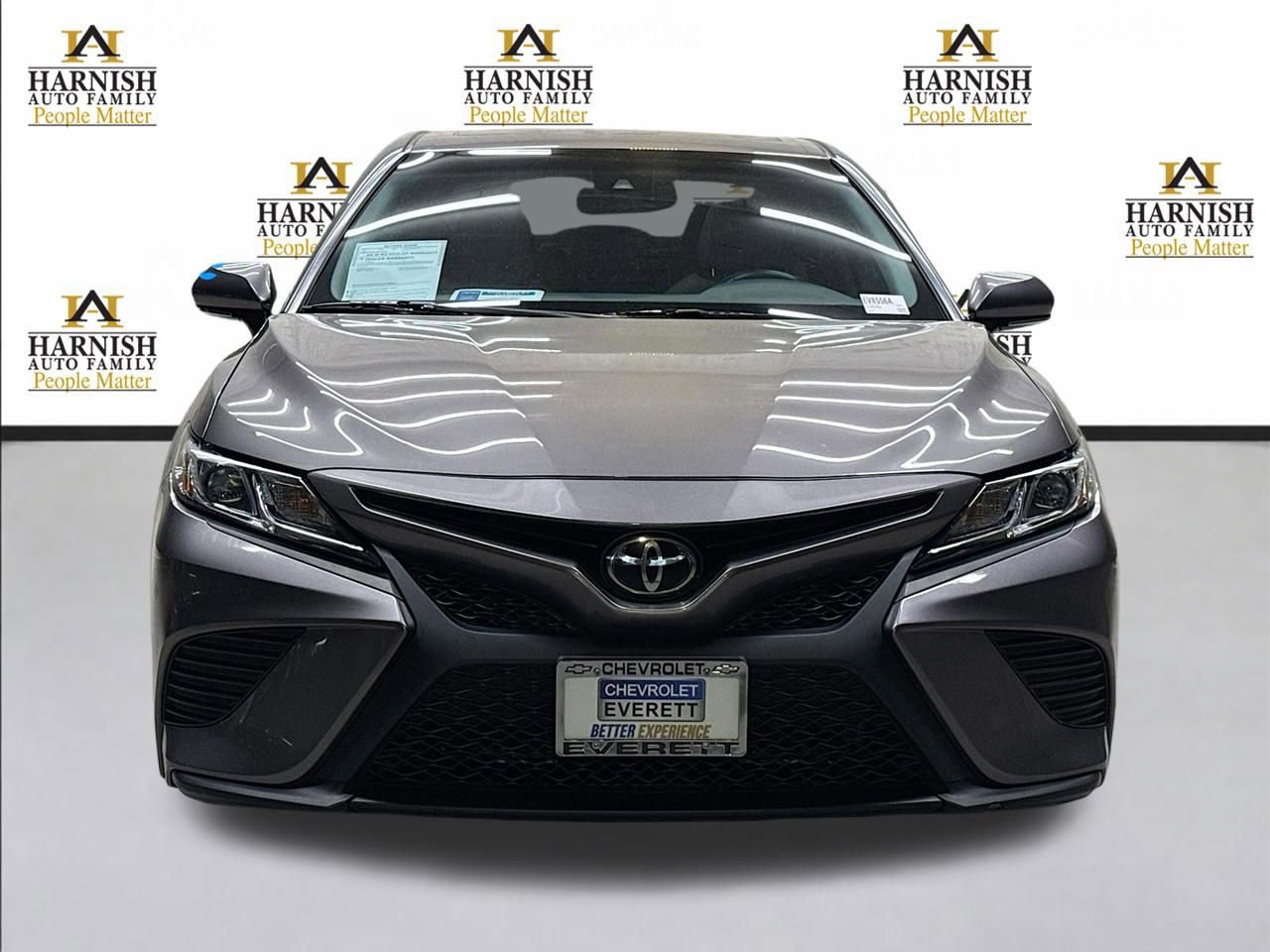 Used 2018 Toyota Camry SE w/ Moonroof Package FWD image 2