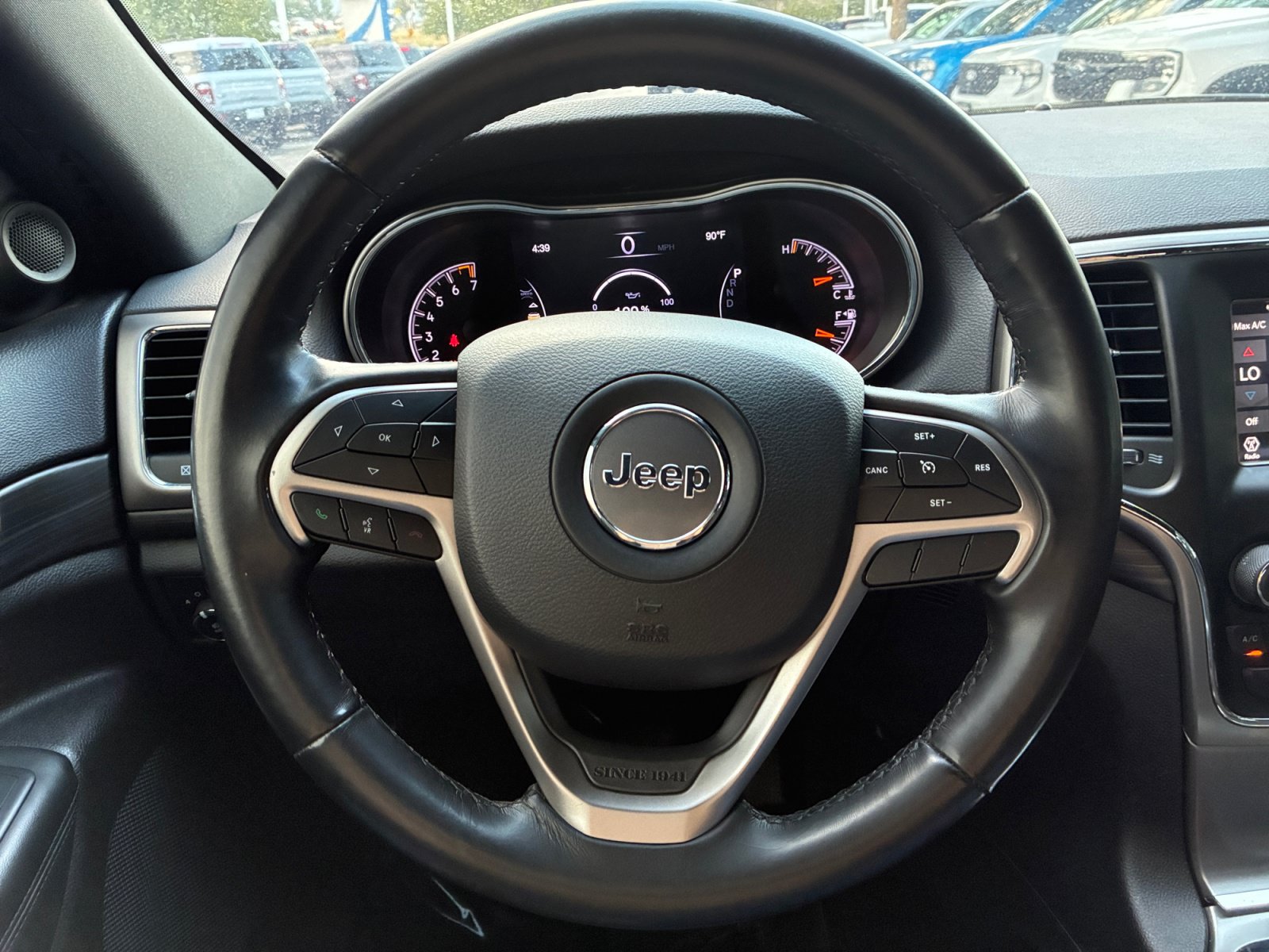 Used 2021 Jeep Grand Cherokee Laredo AWD/4WD image 9
