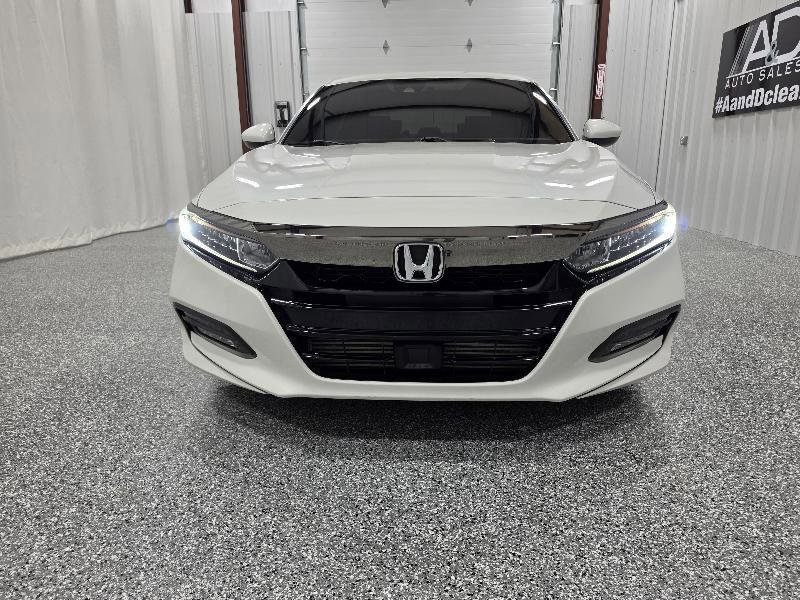 Used 2018 Honda Accord Sport image 2