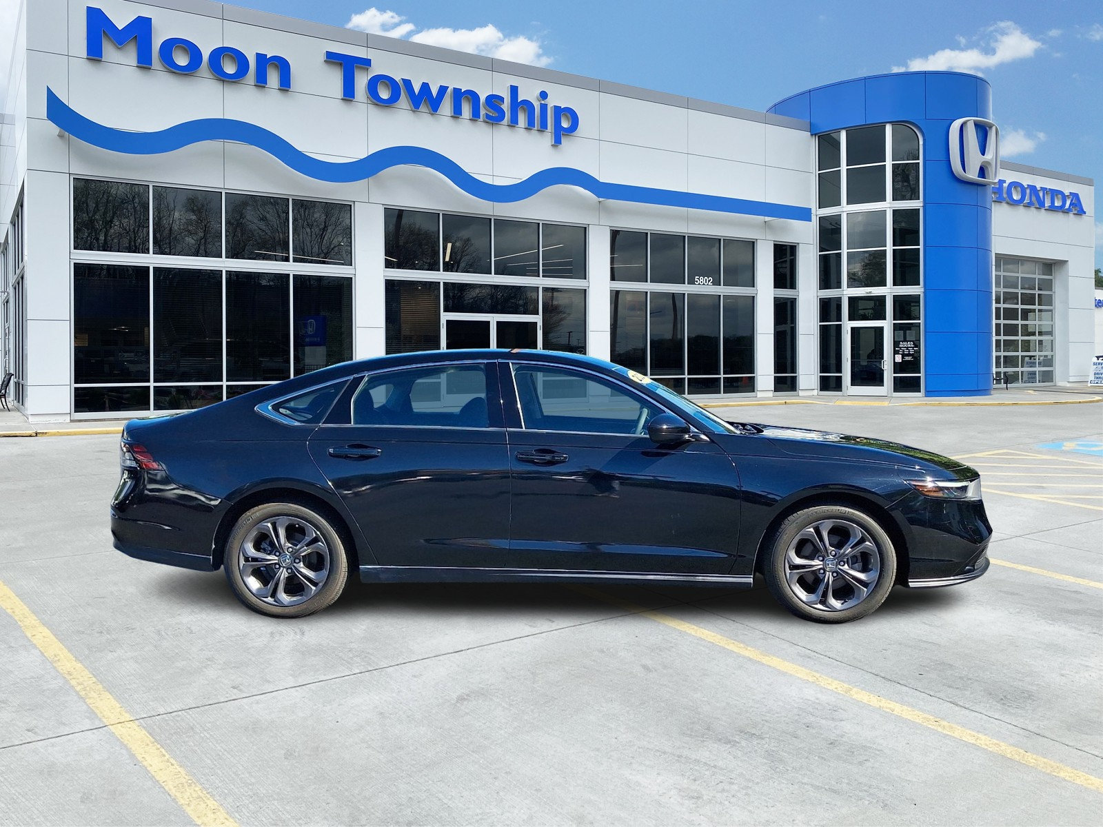 Used 2023 Honda Accord EX image 7