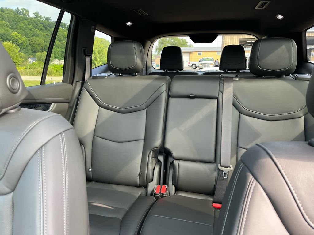 Used 2023 Cadillac XT6 Premium Luxury w/ Technology Package AWD/4WD image 29