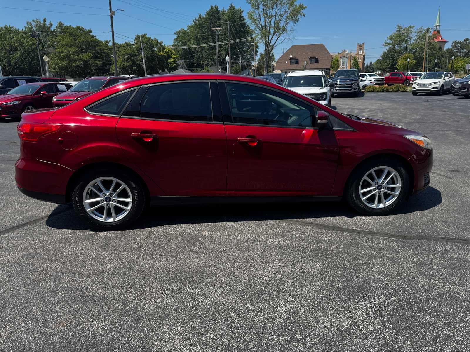 Used 2016 Ford Focus SE w/ SE Power Seat Package FWD image 10
