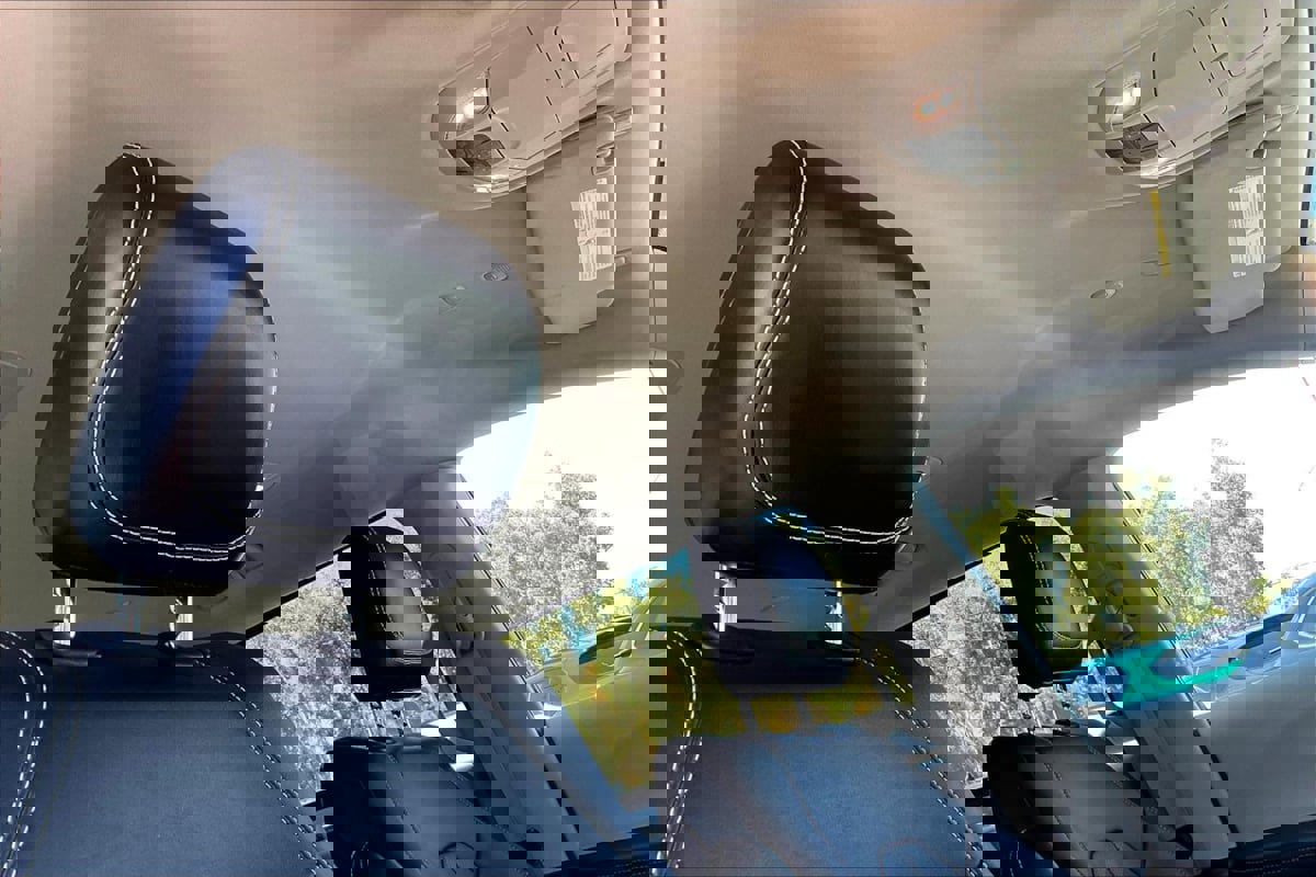 Used 2024 Chrysler Pacifica Touring-L image 19