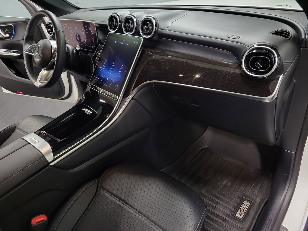 Used 2024 Mercedes-Benz GLC 300 4MATIC image 22