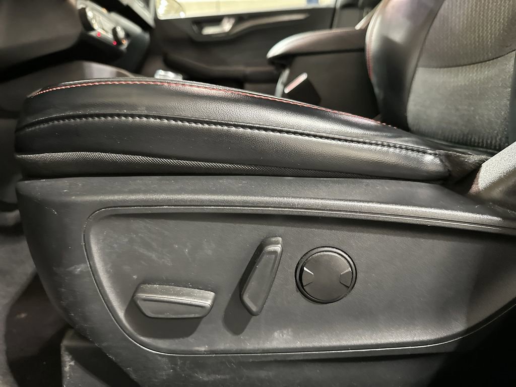 Used 2024 Ford Escape ST-Line image 14