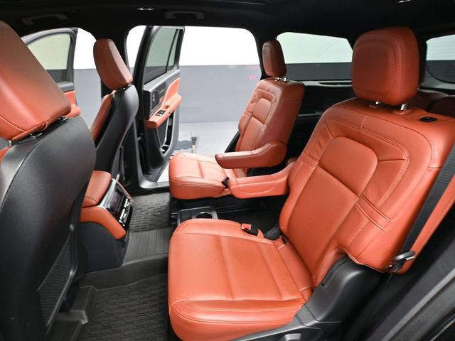 Used 2025 Lincoln Aviator Reserve w/ Jet Appearance Package AWD/4WD image 32