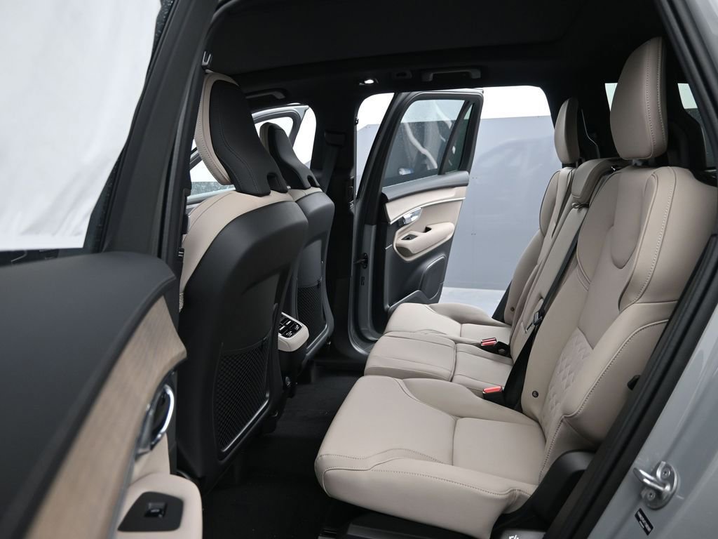 New 2026 Volvo XC90 B6 Plus w/ Protection Package Premier image 21
