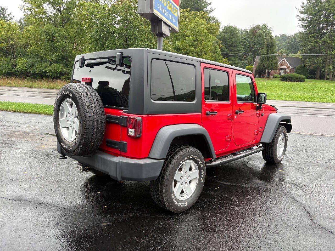 Used 2014 Jeep Wrangler Unlimited Sport w/ Quick Order Package 23S AWD/4WD image 2