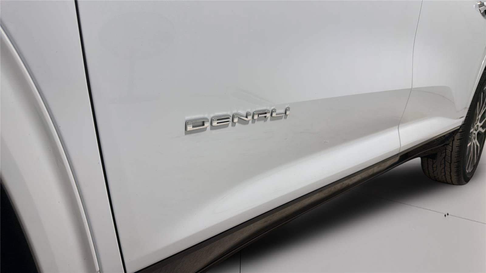 Used 2026 GMC Acadia Denali Ultimate w/ LPO, Floor Liner Package AWD/4WD image 37