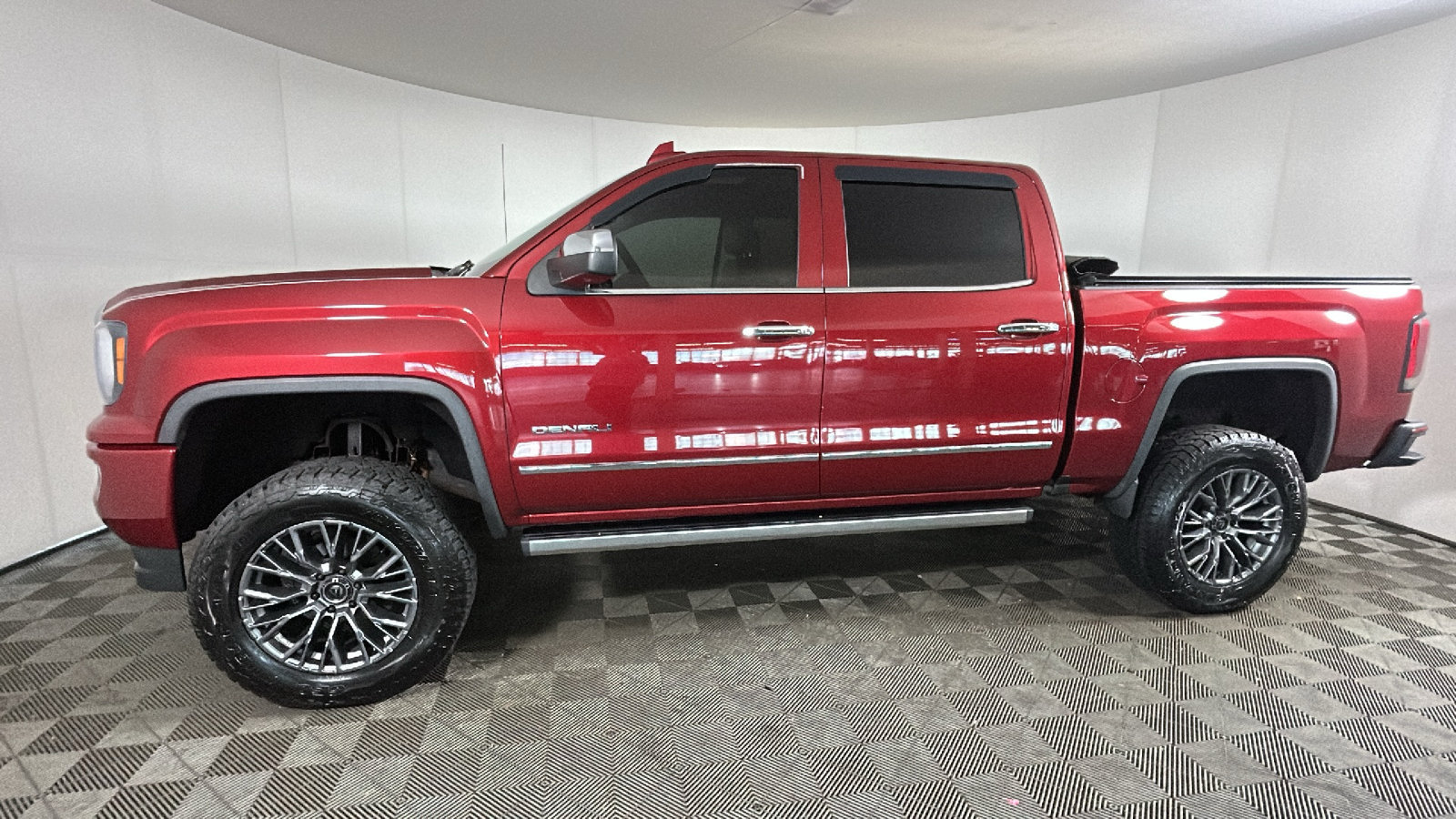 Used 2018 GMC Sierra 1500 Denali w/ Denali Ultimate Package AWD/4WD image 7
