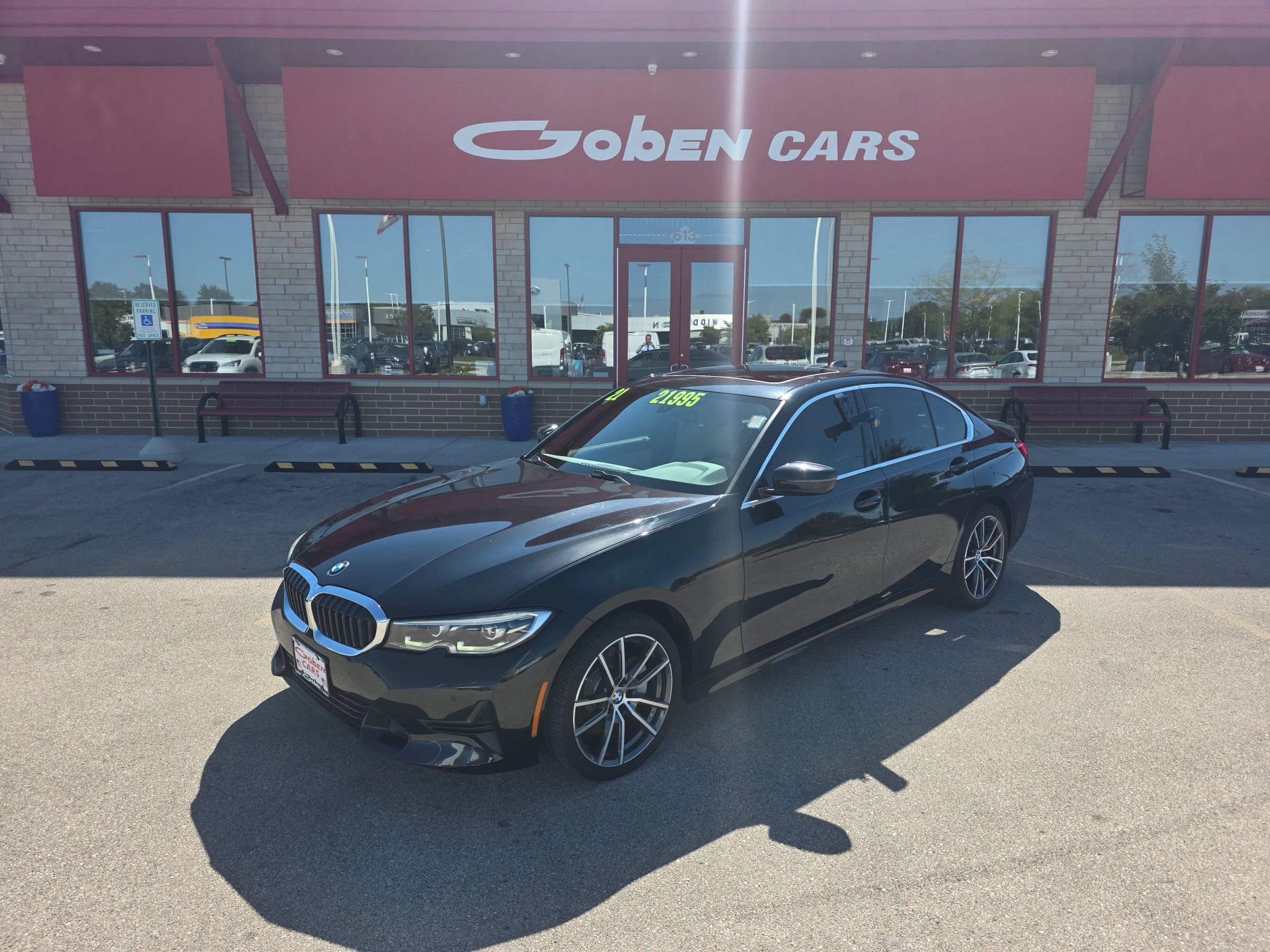Used 2021 BMW 330i Sedan w/ Convenience Package RWD image 1