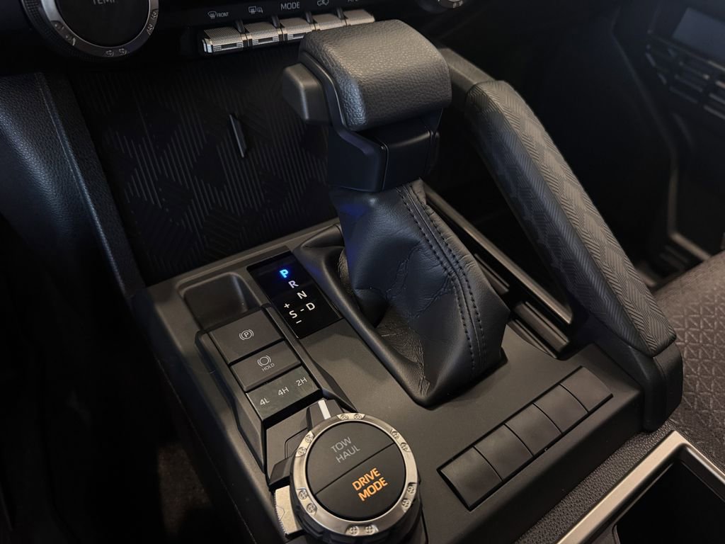 Used 2026 Toyota 4Runner SR5 AWD/4WD image 19