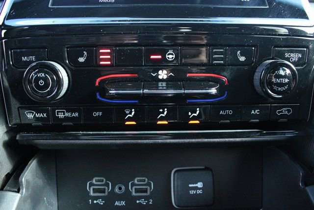 Used 2024 Jeep Grand Cherokee Laredo image 20