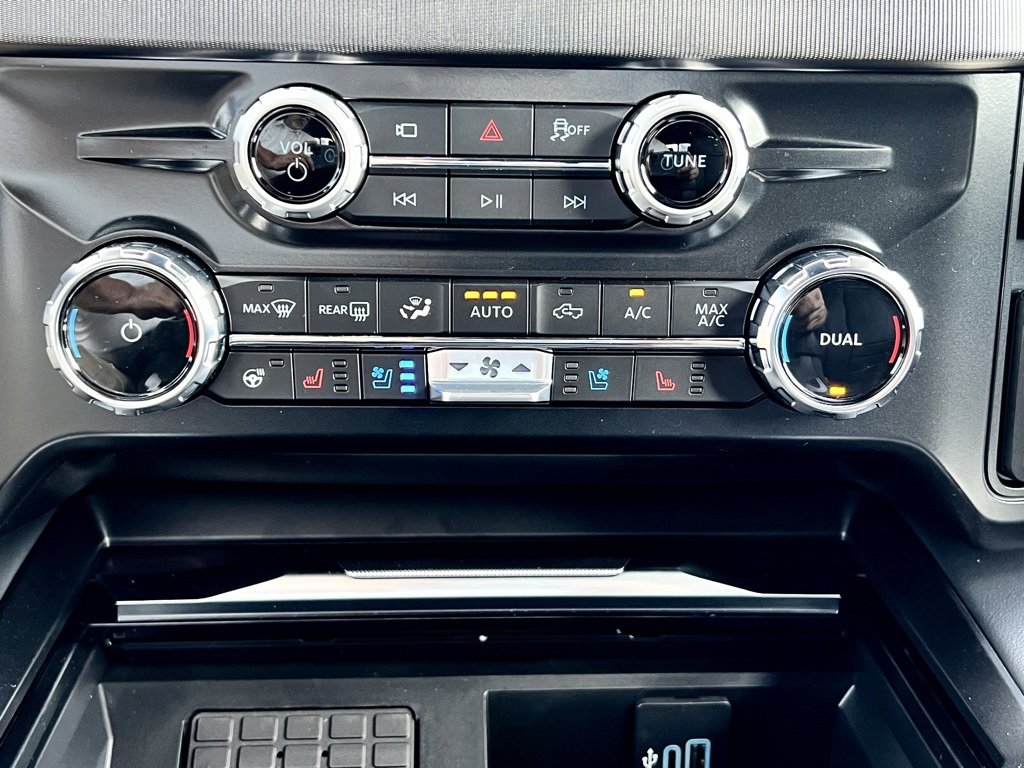 New 2026 Ford F250 Platinum image 32