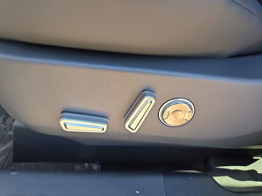 New 2026 Lincoln Nautilus Reserve AWD/4WD image 14