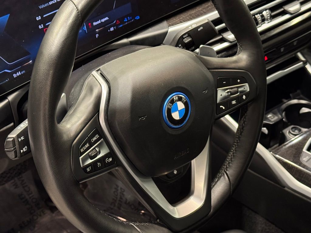 Used 2023 BMW 330e xDrive w/ Driving Assistance Package AWD/4WD image 17