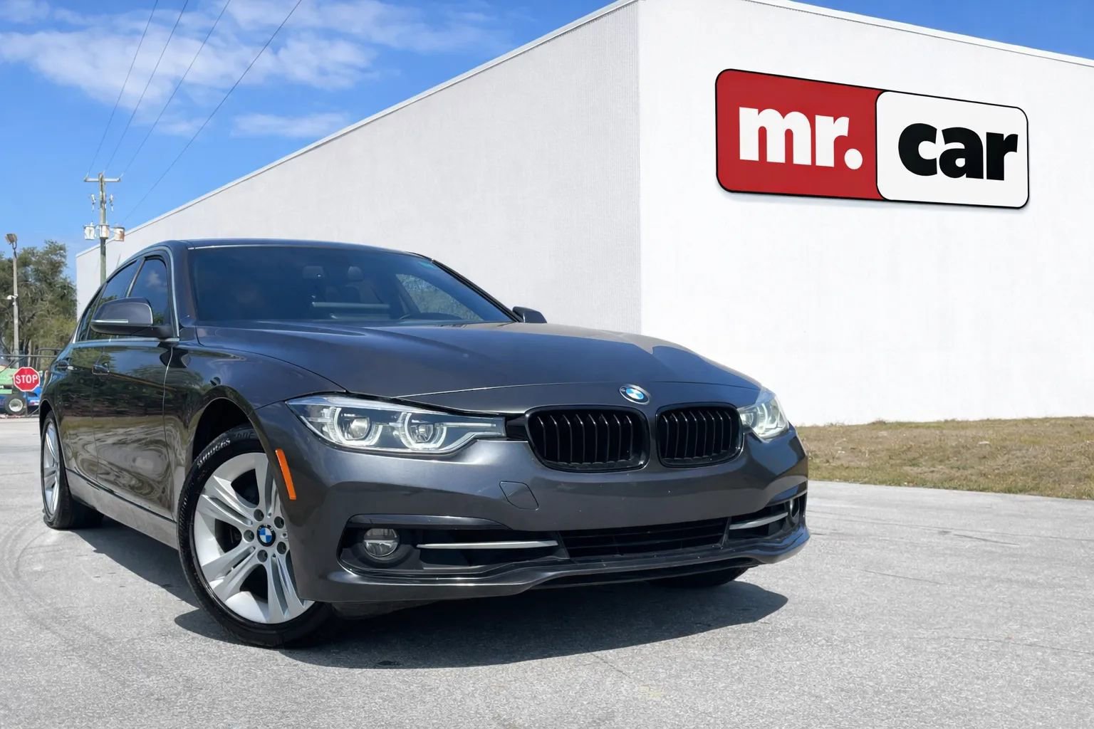 Used 2017 BMW 330i Sedan RWD image 1